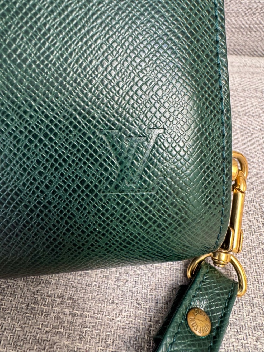 ❌SOLD❌Louis Vuitton Taiga Baikal Pochette Clutch | Epicea Green ✨ - Picture 11 of 17